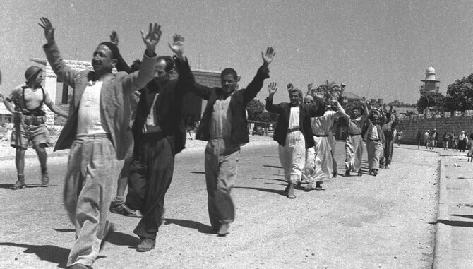 Palestinians_in_Ramle_1948_(cropped)